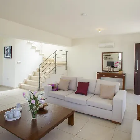 Villa Athina 8 *